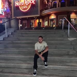 Meet your Posher, Shawn